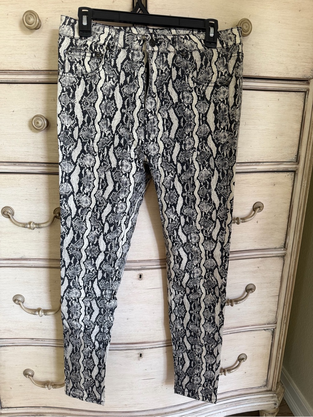 Wild Fable Black and White Snake-Print Skinny Jeans